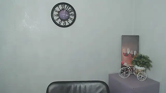 Snapshot of KarolinaRosse_ chatting on February 2025 07:00:02 AM KarolinaRosse  online show from February 2025 07:00:02 AM