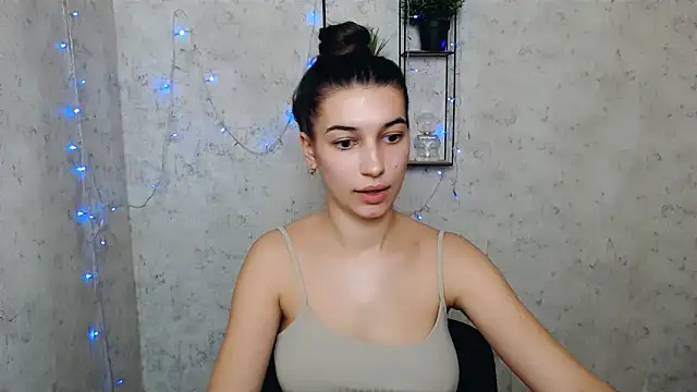 Snapshot of KarolinaRosse_ chatting on March 2025 01:18:01 PM KarolinaRosse  online show from March 2025 01:18:01 PM