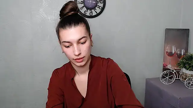 Snapshot of KarolinaRosse_ chatting on March 2025 12:58:02 PM KarolinaRosse  online show from March 2025 12:58:02 PM
