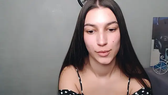 Snapshot of KarolinaRosse_ chatting on March 2025 02:41:01 PM KarolinaRosse  online show from March 2025 02:41:01 PM