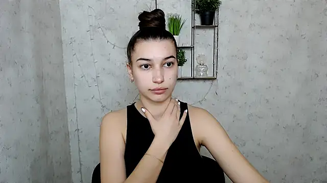 Snapshot of KarolinaRosse_ chatting on March 2025 06:47:02 AM KarolinaRosse  online show from March 2025 06:47:02 AM