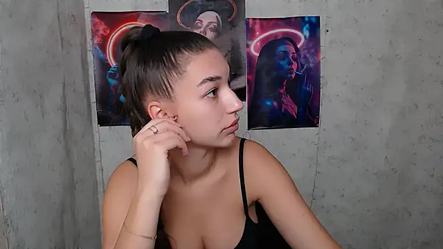 Snapshot of KarolinaRosse_ chatting on September 2025 05:00:02 AM KarolinaRosse  online show from September 2025 05:00:02 AM