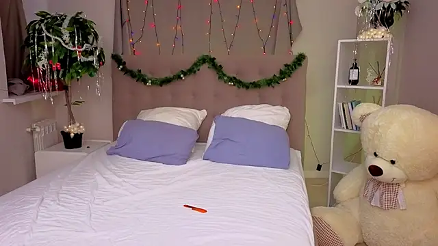 Snapshot of Bella_Murrr chatting on December 2024 01:24:02 PM Bella Murrr online show from December 2024 01:24:02 PM