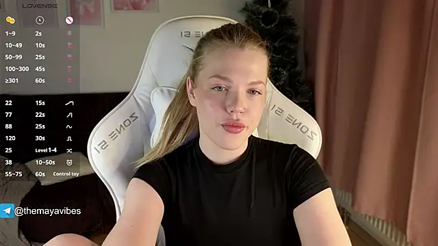 Snapshot of Maya_Rave chatting on January 2026 03:33:01 AM Maya Rave online show from January 2026 03:33:01 AM