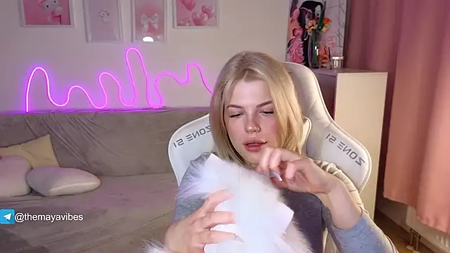 Snapshot of Maya_Rave chatting on February 2026 03:27:01 AM Maya Rave online show from February 2026 03:27:01 AM