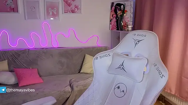 Snapshot of Maya_Rave chatting on February 2026 06:40:02 AM Maya Rave online show from February 2026 06:40:02 AM