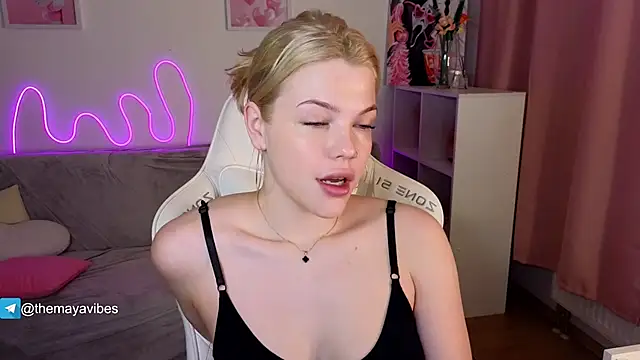 Snapshot of Maya_Rave chatting on February 2026 03:47:02 AM Maya Rave online show from February 2026 03:47:02 AM