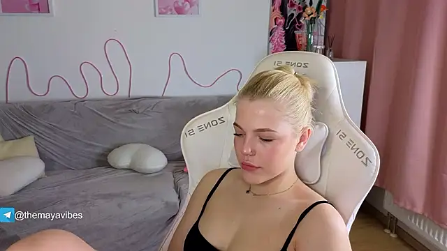 Snapshot of Maya_Rave chatting on March 2026 03:52:02 AM Maya Rave online show from March 2026 03:52:02 AM