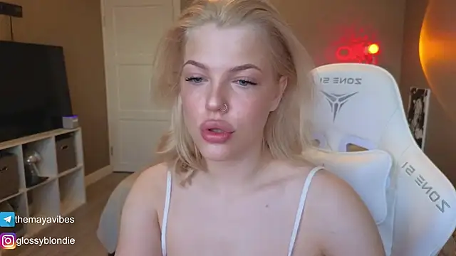 Maya Rave online show from April 2026 03:23:02 AM