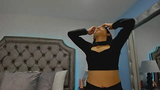 HazelMoret online show from September 2025 11:43:01 AM