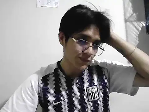 Snapshot of HardDick2 chatting on May 2026 05:26:02 AM HardDick2 online show from May 2026 05:26:02 AM