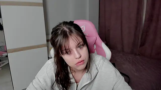 Este Glen online show from March 2025 09:58:02 AM