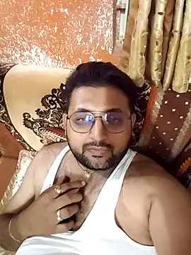 Snapshot of hardyloves chatting on December 2024 07:07:02 PM hardyloves online show from December 2024 07:07:02 PM