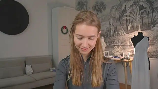 solar bella online show from December 2024 01:21:02 PM