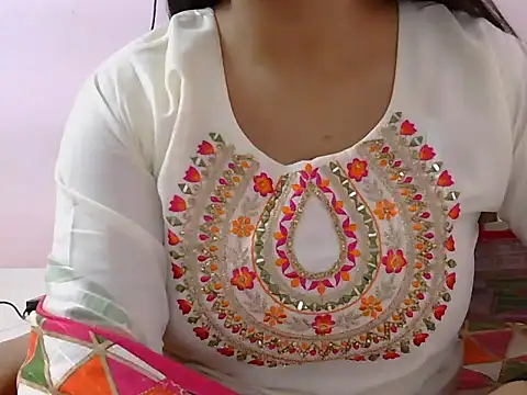 Snapshot of diva-22 chatting on January 2025 01:06:02 PM diva-22 online show from January 2025 01:06:02 PM