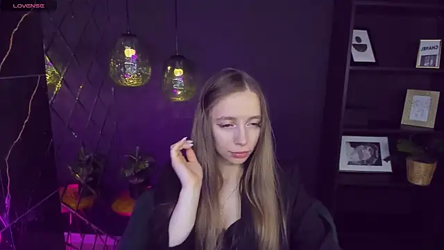 Snapshot of OliviaGentle chatting on December 2024 03:50:02 AM OliviaGentle online show from December 2024 03:50:02 AM