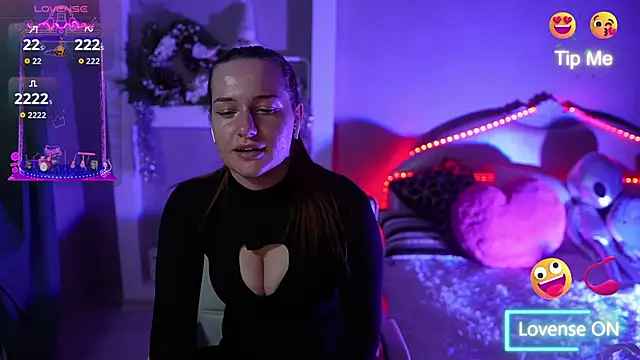 LisaElfy online show from December 2025 03:07:01 PM