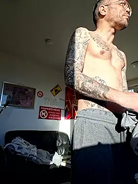 mileflav0r online show from March 2026 07:13:02 AM