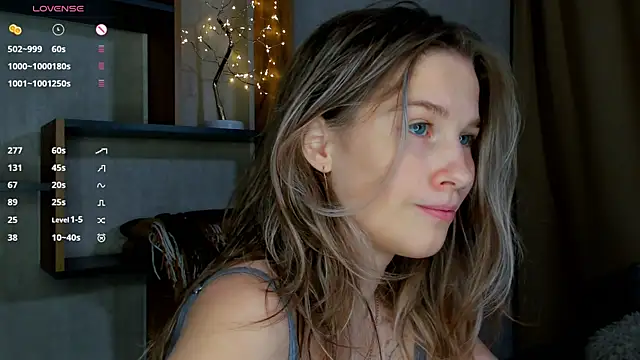 Snapshot of LinaCristonsen chatting on December 2024 04:38:01 PM LinaCristonsen online show from December 2024 04:38:01 PM