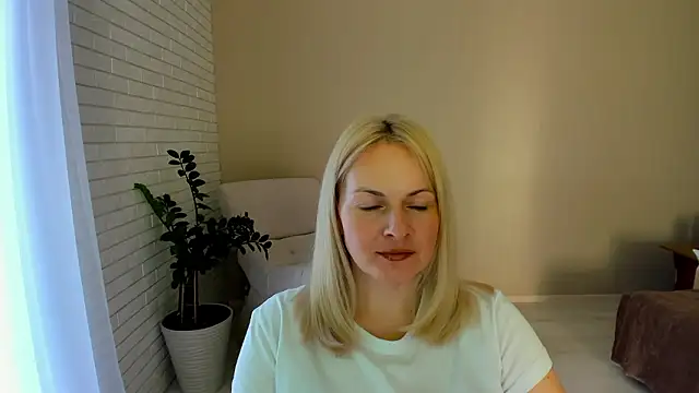 Alicee Gracee online show from February 2026 11:26:01 AM