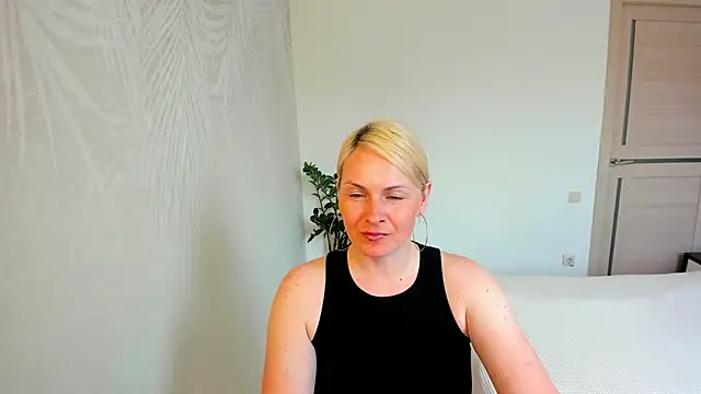 Snapshot of Alicee_Gracee chatting on May 2026 09:50:02 AM Alicee Gracee online show from May 2026 09:50:02 AM