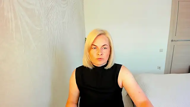 Snapshot of Alicee_Gracee chatting on June 2026 11:45:02 AM Alicee Gracee online show from June 2026 11:45:02 AM