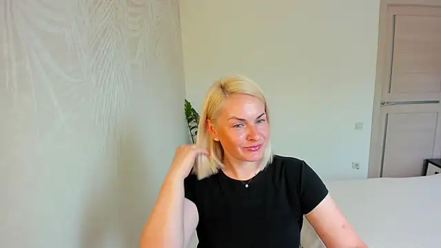 Snapshot of Alicee_Gracee chatting on June 2026 08:53:01 AM Alicee Gracee online show from June 2026 08:53:01 AM