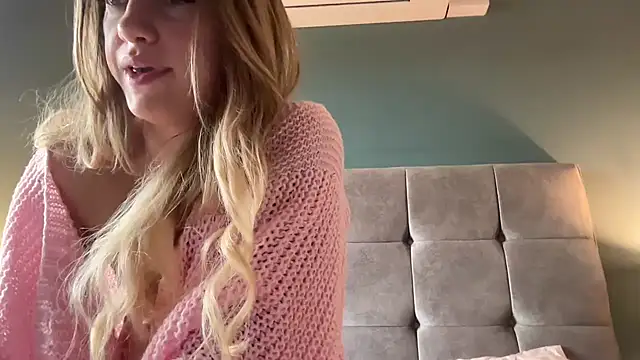 Snapshot of LustfulLuna_ chatting on February 2025 10:30:02 AM LustfulLuna online show from February 2025 10:30:02 AM
