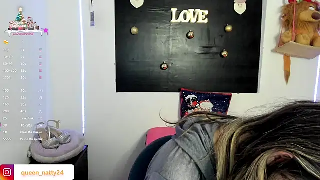 Snapshot of queen-natty chatting on December 2024 03:40:02 AM queen-natty online show from December 2024 03:40:02 AM