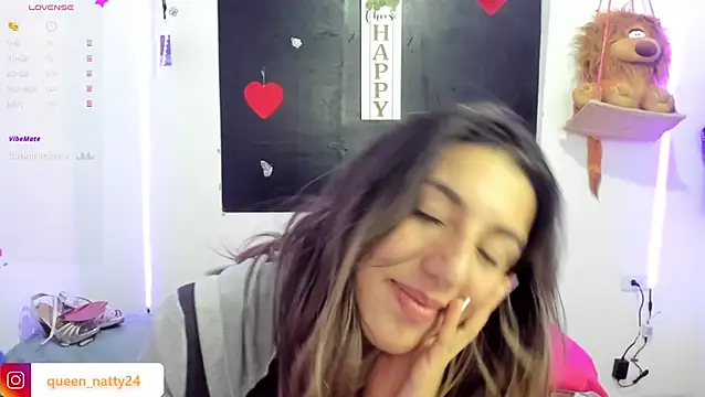 Snapshot of queen-natty chatting on January 2025 10:39:02 AM queen-natty online show from January 2025 10:39:02 AM