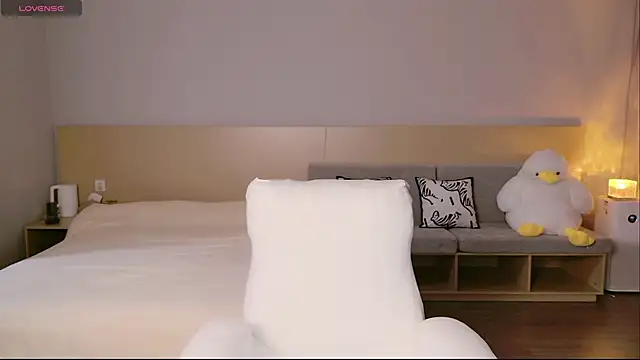 Lucky-baby online show from November 2025 01:11:02 PM