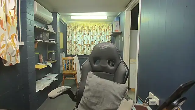 Snapshot of tilobinder chatting on March 2026 02:57:01 PM tilobinder online show from March 2026 02:57:01 PM