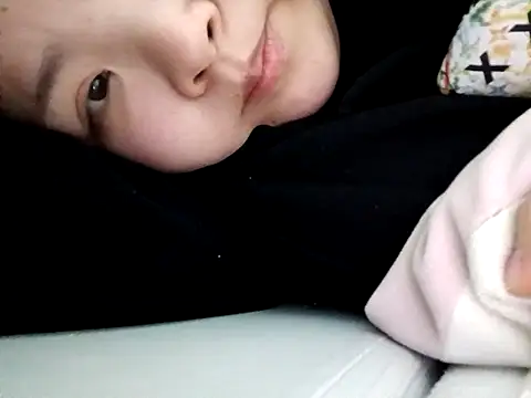 hello098712 online show from February 2026 12:14:02 PM