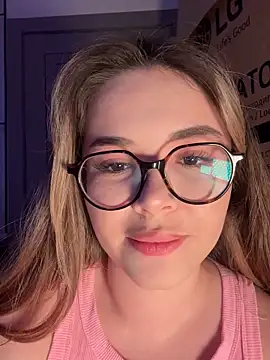 Snapshot of CutiePie3 chatting on September 2025 10:34:01 PM CutiePie3 online show from September 2025 10:34:01 PM