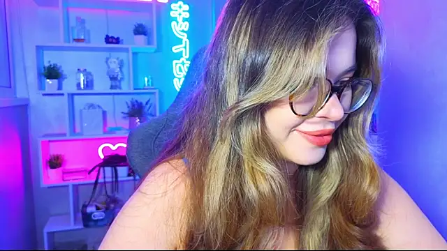 Snapshot of CutiePie3 chatting on October 2025 05:33:02 PM CutiePie3 online show from October 2025 05:33:02 PM