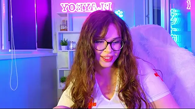 Snapshot of CutiePie3 chatting on November 2025 12:02:01 AM CutiePie3 online show from November 2025 12:02:01 AM