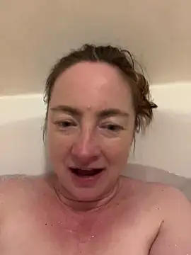 LouiseTswing online show from December 2024 04:58:01 PM