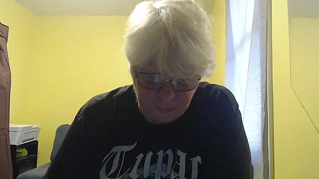 canadiancougar1965 online show from November 2025 01:47:02 PM