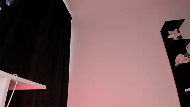 iluy  online show from November 2025 05:45:03 PM