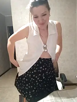 VselenaSun402 online show from February 2025 01:01:01 PM