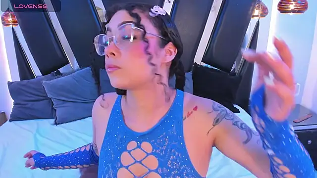 Snapshot of antonelllepiercee chatting on January 2026 11:25:01 AM antonelllepiercee online show from January 2026 11:25:01 AM