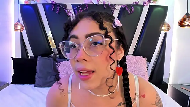 Snapshot of antonelllepiercee chatting on February 2026 11:26:01 AM antonelllepiercee online show from February 2026 11:26:01 AM