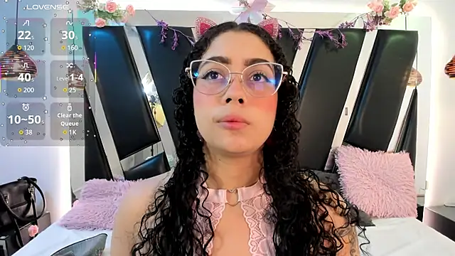 Snapshot of antonelllepiercee chatting on February 2026 11:25:02 AM antonelllepiercee online show from February 2026 11:25:02 AM