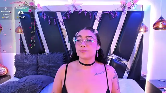 Snapshot of antonelllepiercee chatting on February 2026 11:33:01 AM antonelllepiercee online show from February 2026 11:33:01 AM