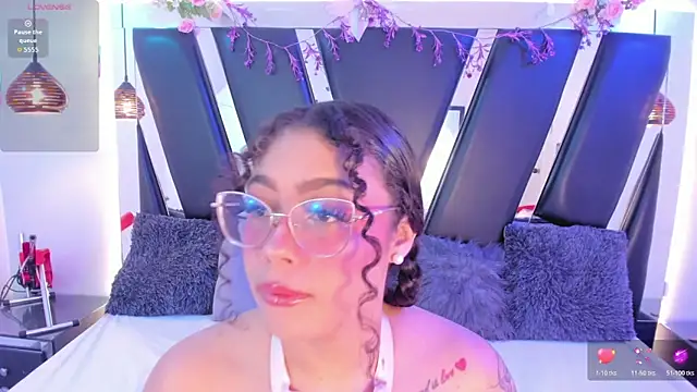 Snapshot of antonelllepiercee chatting on April 2026 11:26:02 AM antonelllepiercee online show from April 2026 11:26:02 AM