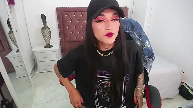 amelierouss online show from January 2025 04:40:01 PM