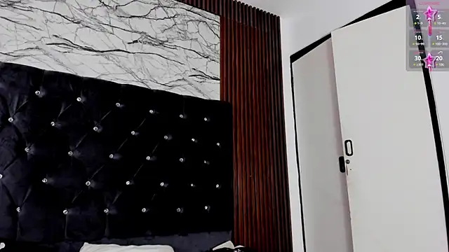 Snapshot of Emelyyy_ chatting on December 2024 02:27:01 PM Emelyyy online show from December 2024 02:27:01 PM