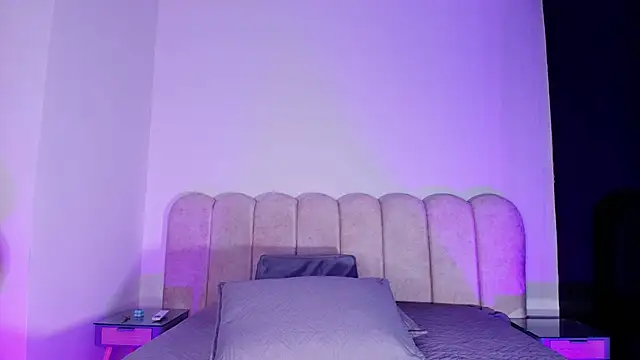 mia stanfort online show from November 2025 07:17:01 PM