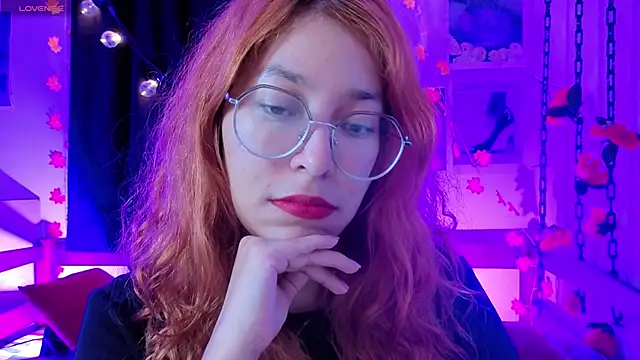Snapshot of _Moon_Johnson chatting on May 2026 10:50:03 PM Moon Johnson online show from May 2026 10:50:03 PM