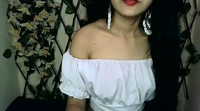 Snapshot of SUZY_FROMUS chatting on February 2025 06:53:01 PM SUZY FROMUS online show from February 2025 06:53:01 PM